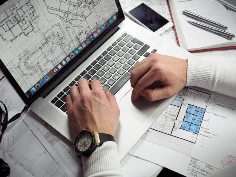 Planification et organisation du travail sur ordinateur, illustration des outils de direction en management BTS